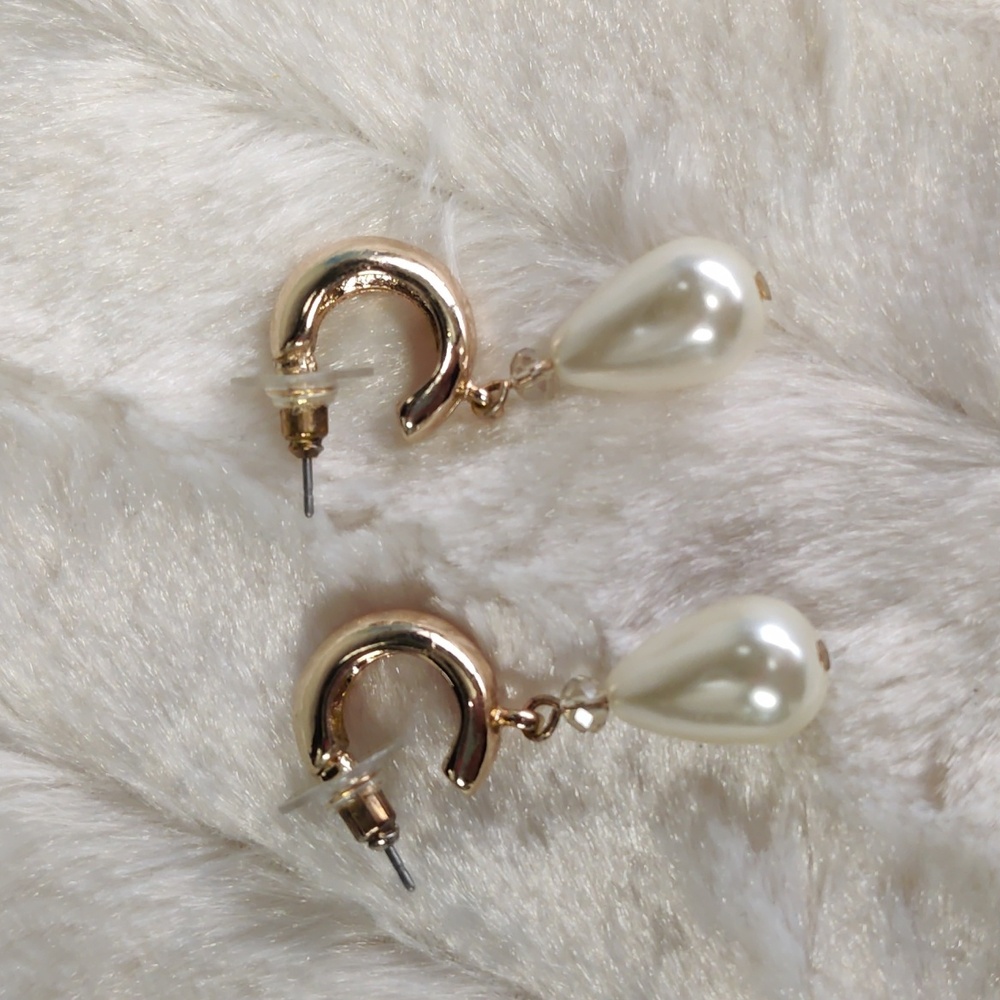 NWT 14k Gold plated earrings